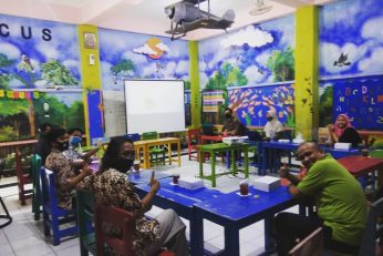 Pemaparan Hasil Survey Pembelajaran Daring Wali Murid Sekolah Kreatif SD Muhammadiyah 16 Baratajaya-Surabaya