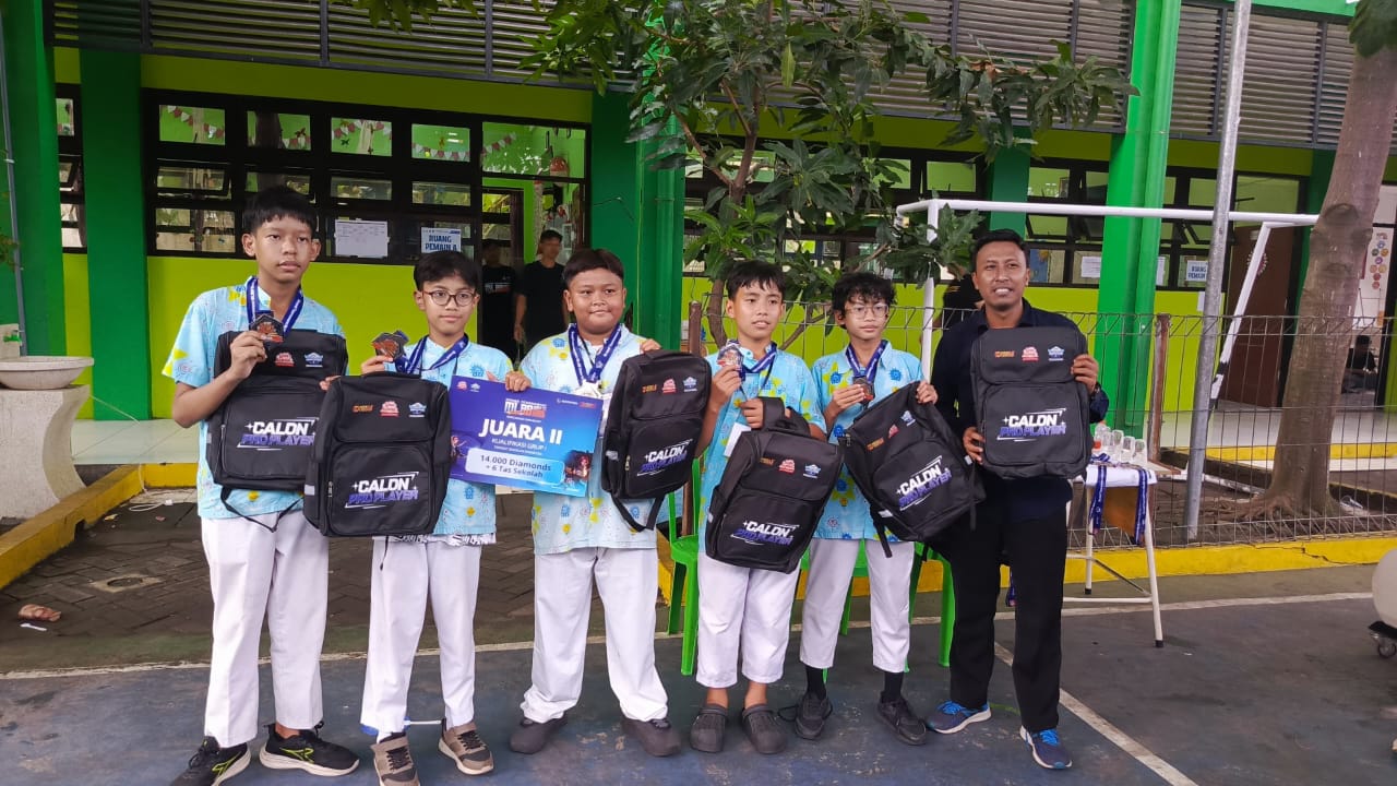 Keren dan Istimewa! Tim E-Sport Sekolah Kreatif Baratajaya Harumkan Nama Sekolah